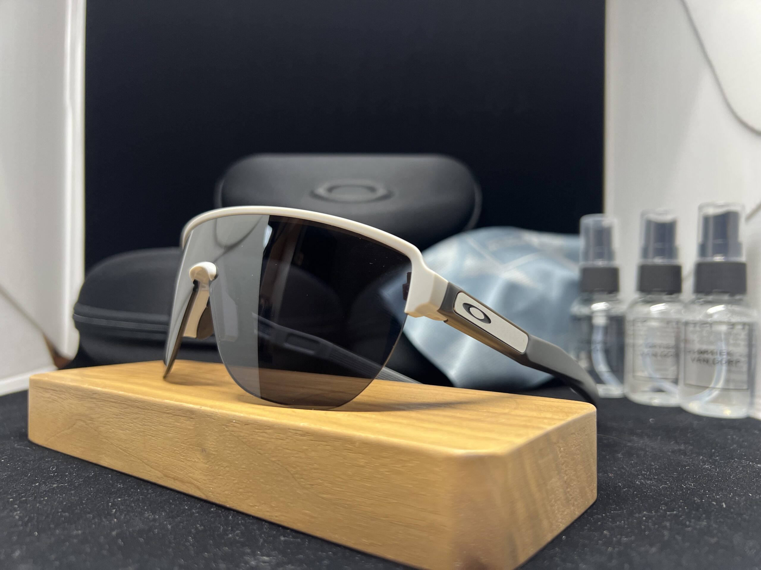 Oakley Corridor – Matte Grey